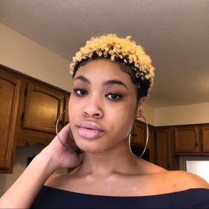 Meet your Posher, Veronica